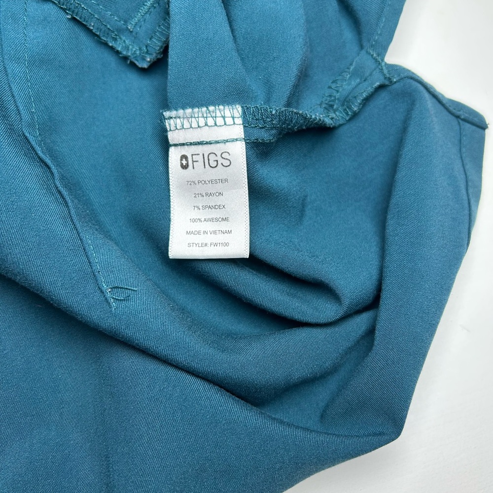 Figs Scrubs Top Womens S Teal Casma Three Pocket V Neck Technical Collection - Picture 6 of 10